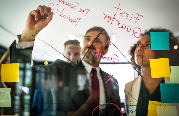 نام: businesspeople-planning-glass-wall.jpg نمایش: 884 اندازه: 47.1 کیلو بایت