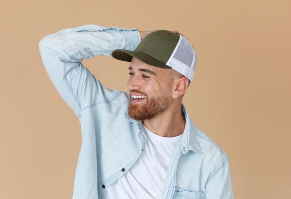 نام: medium-shot-smiley-man-wearing-trucker-hat_z69b.jpg نمایش: 799 اندازه: 24.3 کیلو بایت